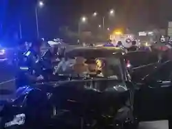 BMW Jatuh dari Ujung Tol di Gresik Jatim karena Sopir Mengikuti Maps